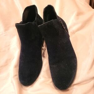 Jack Rogers women's black synthetic suede side zip booties Size US 7